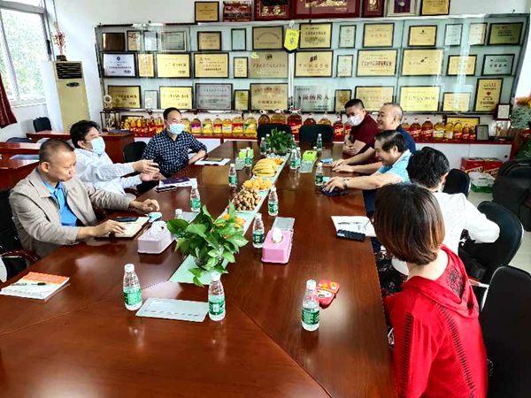 吳竹科走訪委員企業417.jpg