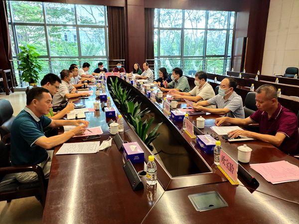 與翠亨新區管委會相關負責人座談_副本.jpg